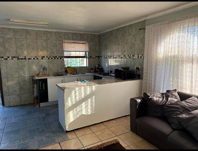 3 BEDROOM HOUSE FOR SALE IN SCOTTSDENE